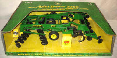 dec 10 farm toys 4 108.jpg (435511 bytes)