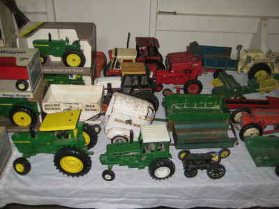 dec 10 farm toys 9 005.jpg (1949944 bytes)