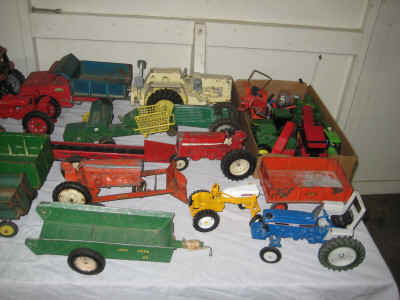 dec 10 farm toys 9 006.jpg (1898876 bytes)