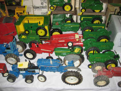 dec 10 farm toys 9 012.jpg (2222499 bytes)