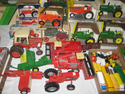 dec 10 farm toys 9 015.jpg (2282280 bytes)
