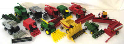 dec 3 farm toys 625.jpg (234409 bytes)