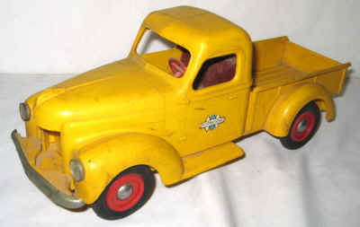 nov 14 toys 3 232.jpg (260500 bytes)