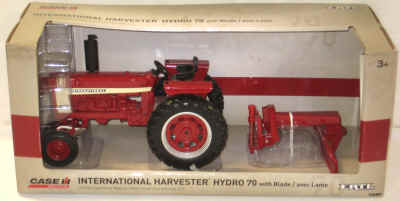 extra toys nov dec 012.jpg (300344 bytes)