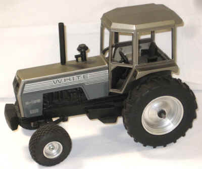 extra toys nov dec 025.jpg (351930 bytes)