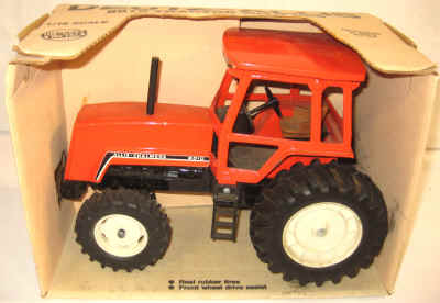 extra toys nov dec 187.jpg (356162 bytes)