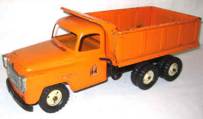 extra toys nov dec 2 001.jpg (262036 bytes)