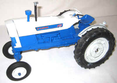 extra toys nov dec 2 013.jpg (298230 bytes)