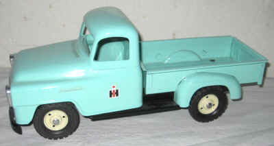 nov 18 toys 009.jpg (209061 bytes)