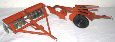 nov 18 toys 013.jpg (247405 bytes)