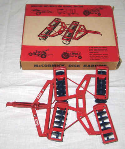 nov 18 toys 024.jpg (280448 bytes)