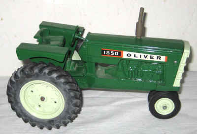 nov 18 toys 030.jpg (209690 bytes)