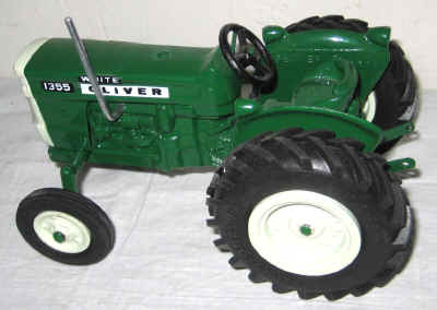 nov 18 toys 032.jpg (230389 bytes)
