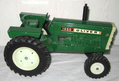 nov 18 toys 036.jpg (242576 bytes)