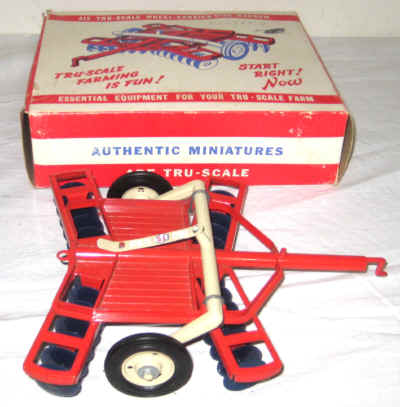 nov 18 toys 070.jpg (256244 bytes)
