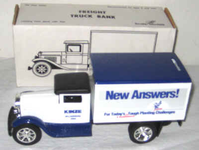 nov 18 toys 093.jpg (153783 bytes)