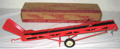 nov 18 toys 105.jpg (301475 bytes)
