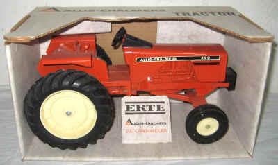 nov 18 toys 112.jpg (317125 bytes)