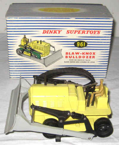 nov 18 toys 136.jpg (269425 bytes)