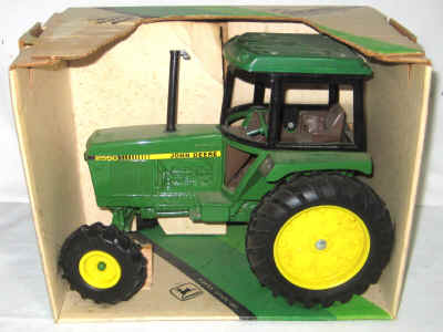 nov 18 toys 191.jpg (272344 bytes)