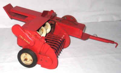 nov 18 toys 229.jpg (184810 bytes)