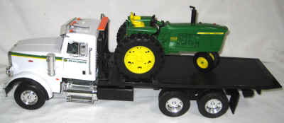 nov 18 toys 2 043.jpg (273877 bytes)