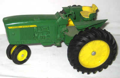 nov 18 toys 2 065.jpg (158605 bytes)