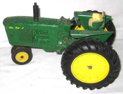 nov 18 toys 2 069.jpg (172521 bytes)