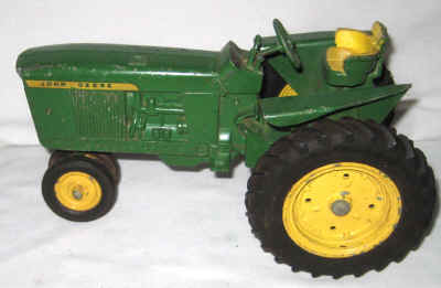 nov 18 toys 2 075.jpg (215365 bytes)