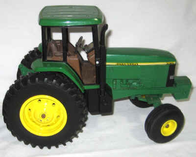 nov 18 toys 2 108.jpg (235157 bytes)