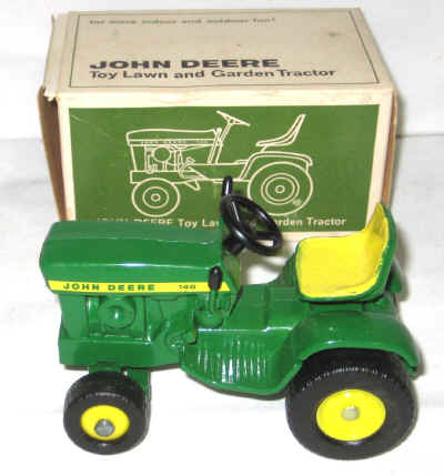 nov 18 toys 2 132.jpg (258228 bytes)
