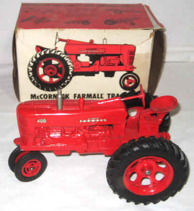 nov 18 toys 2 134.jpg (276382 bytes)