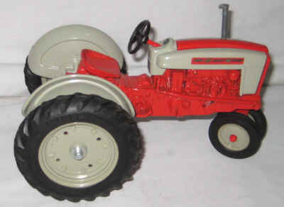 nov 18 toys 2 153.jpg (143032 bytes)