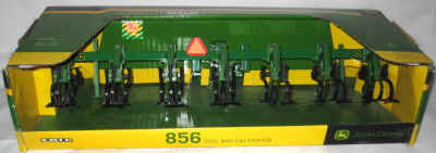 nov 18 toys 2 165.jpg (278397 bytes)