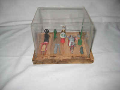nov 18 toys 2 185.jpg (1579830 bytes)