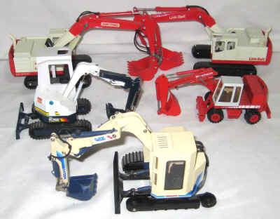 nov 18 toys 2 196.jpg (274110 bytes)
