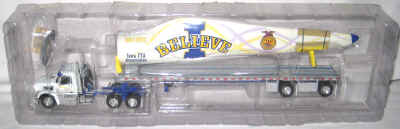 nov 18 toys 2 215.jpg (230093 bytes)