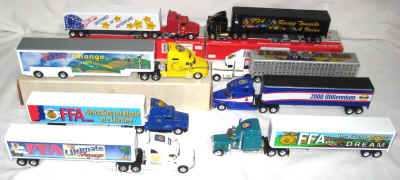nov 18 toys 2 218.jpg (371160 bytes)
