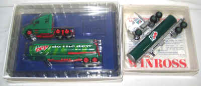 nov 18 toys 2 254.jpg (340977 bytes)