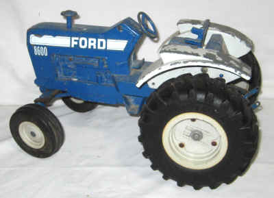 nov 18 toys 303.jpg (211620 bytes)