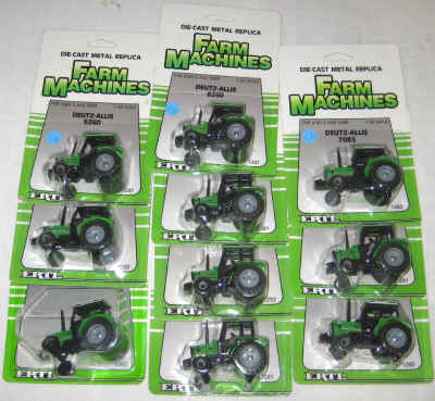 BIG BUD Toy Farmer 1//32 440 Black and White with Triples #3 in set of 4