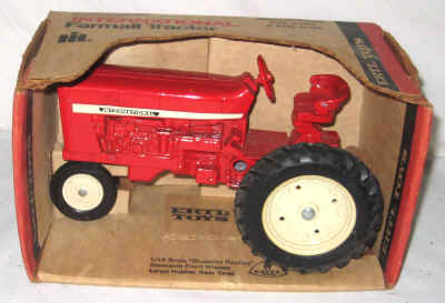 dec 3 farm toys 060.jpg (237757 bytes)