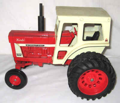 dec 3 farm toys 061.jpg (239577 bytes)