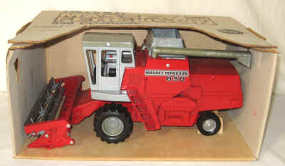 dec 3 farm toys 063.jpg (250562 bytes)