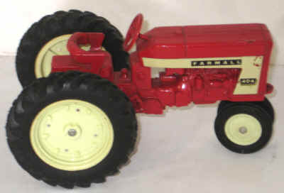 dec 3 farm toys 175.jpg (273398 bytes)