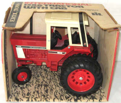 dec 3 farm toys 206.jpg (314903 bytes)