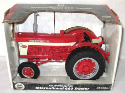 dec 3 farm toys 2 005.jpg (321328 bytes)