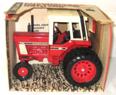 dec 3 farm toys 2 025.jpg (235619 bytes)