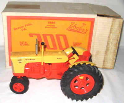 dec 3 farm toys 2 036.jpg (232710 bytes)