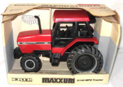 dec 3 farm toys 2 083.jpg (367957 bytes)